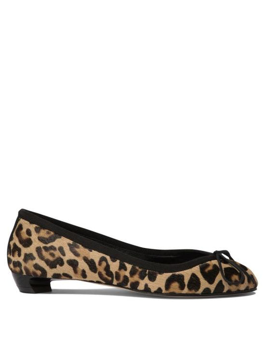 Flat shoes
