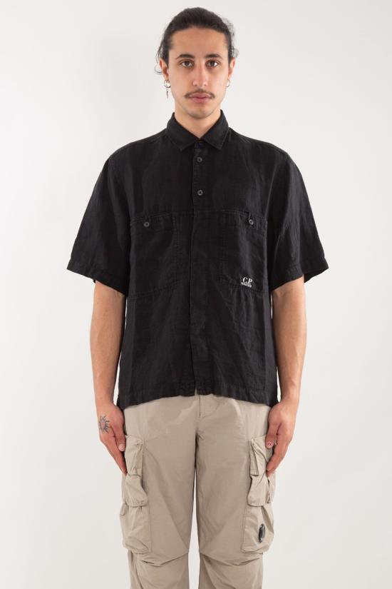 Short -sleeved shirt