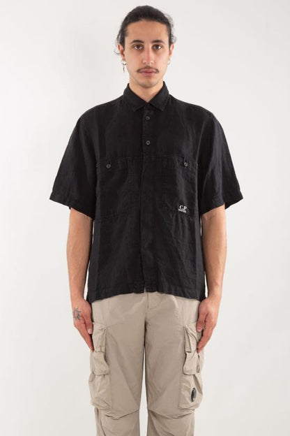Short -sleeved shirt
