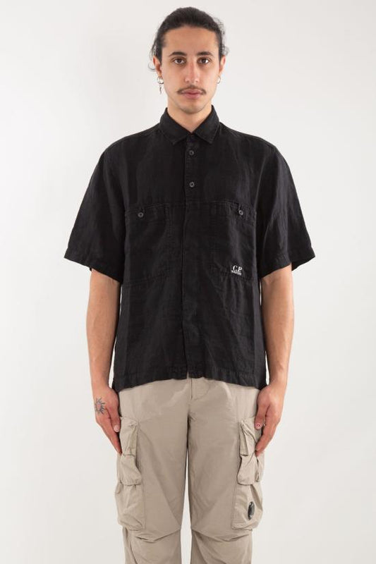 Short -sleeved shirt