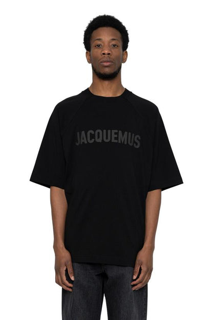 Long -sleeved t -shirt