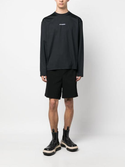 Long -sleeved t -shirt