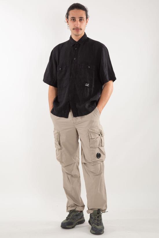 Short -sleeved shirt