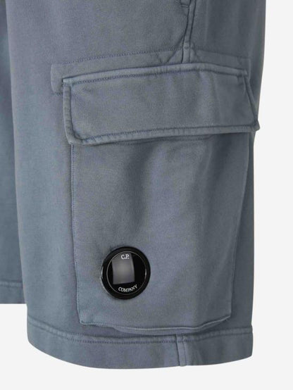 Short pants