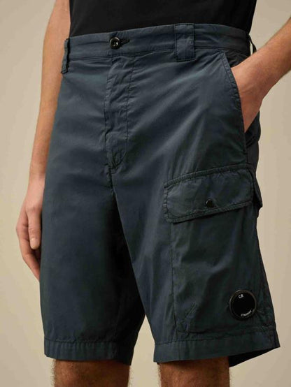 Short pants