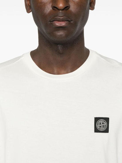 Short -sleeved t -shirt