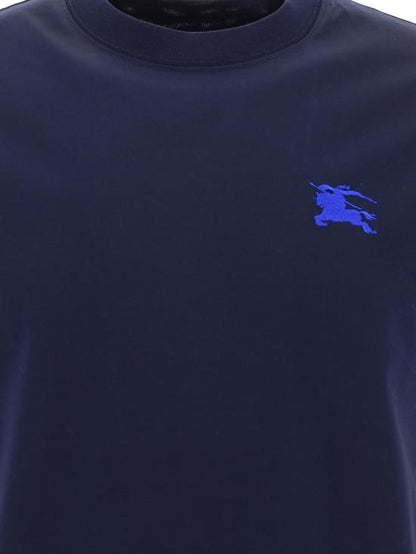 Short -sleeved t -shirt