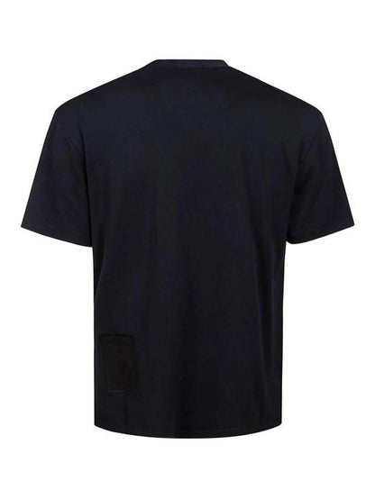Short -sleeved t -shirt