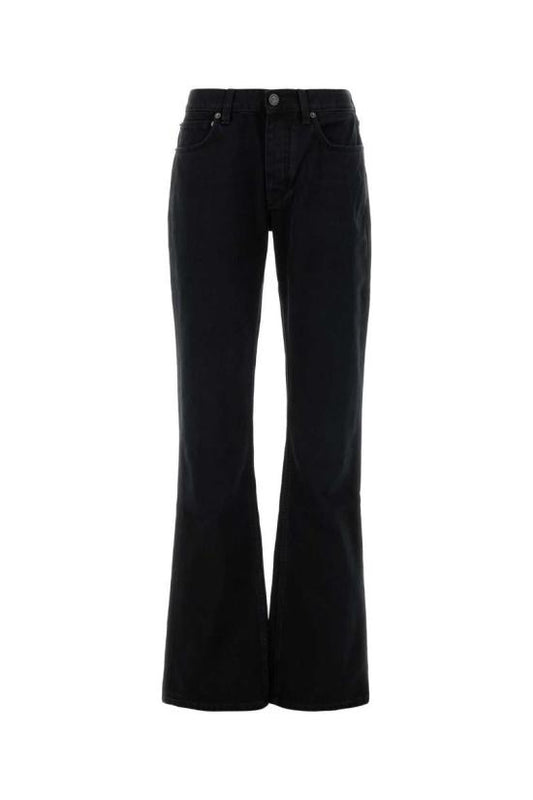 بنطلون بقصّة مستقيمة