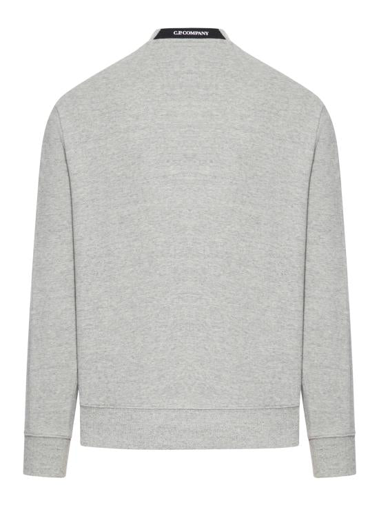 Long -sleeved t -shirt