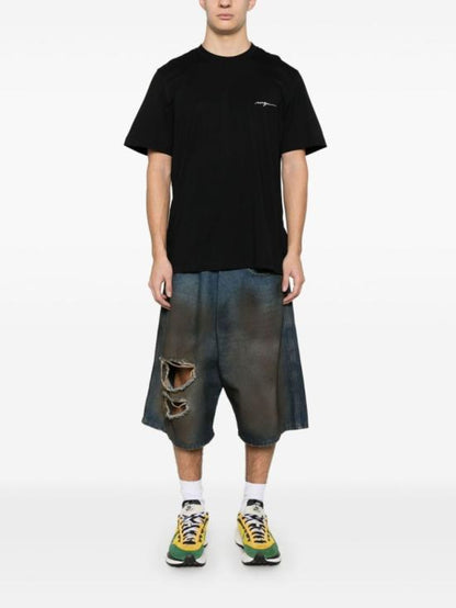 Short -sleeved t -shirt