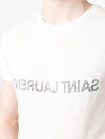 Short -sleeved t -shirt