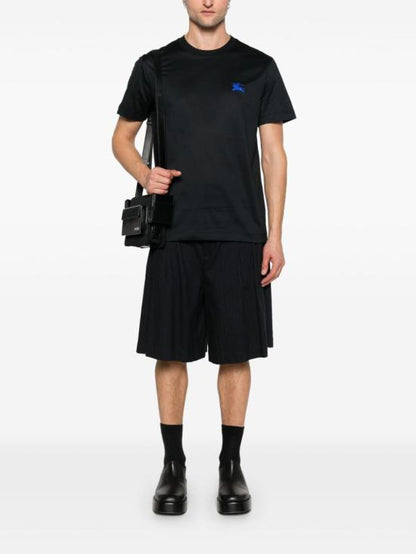 Short -sleeved t -shirt