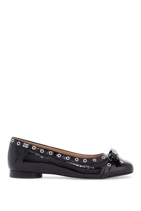 Flat shoes