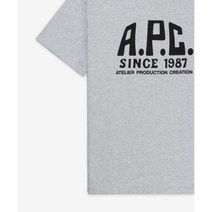 Short -sleeved t -shirt