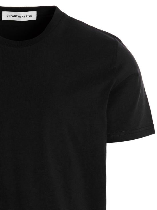Short -sleeved t -shirt