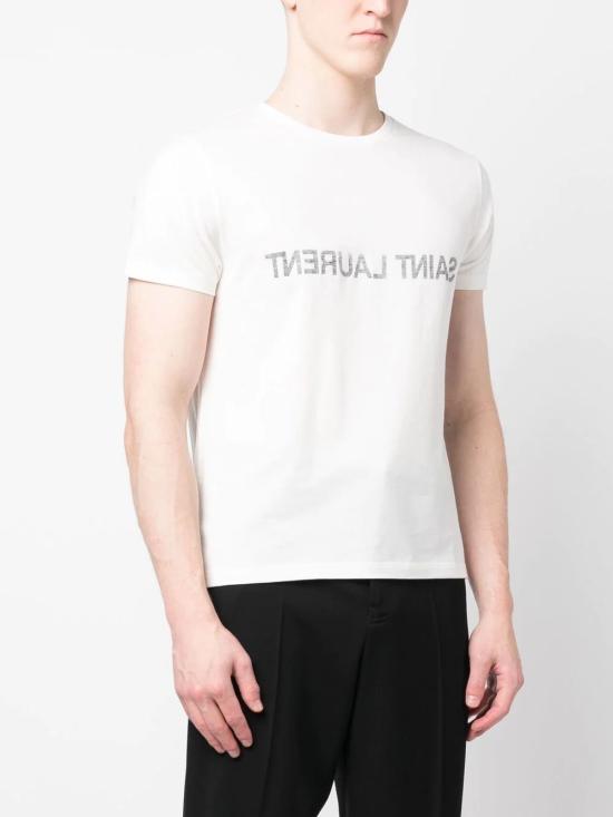 Short -sleeved t -shirt