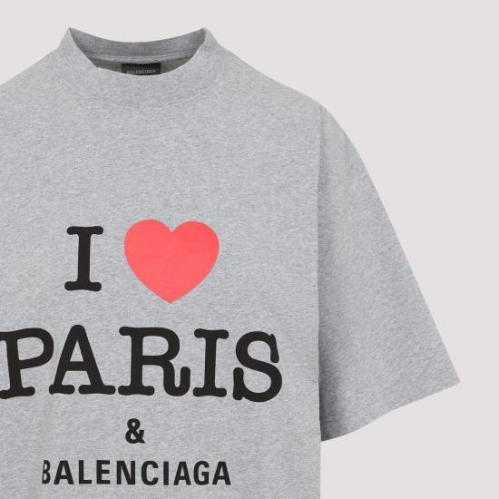 Short -sleeved t -shirt