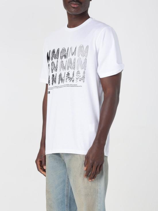 Short -sleeved t -shirt