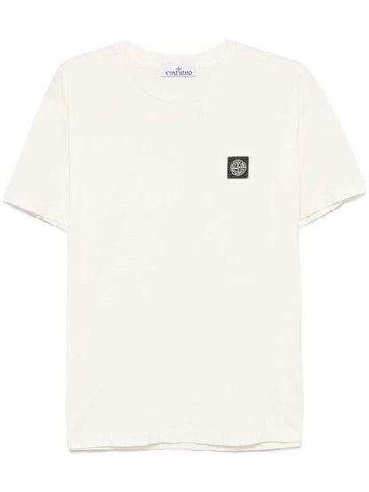 Short -sleeved t -shirt