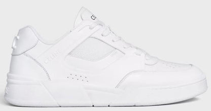 أحذية رياضية