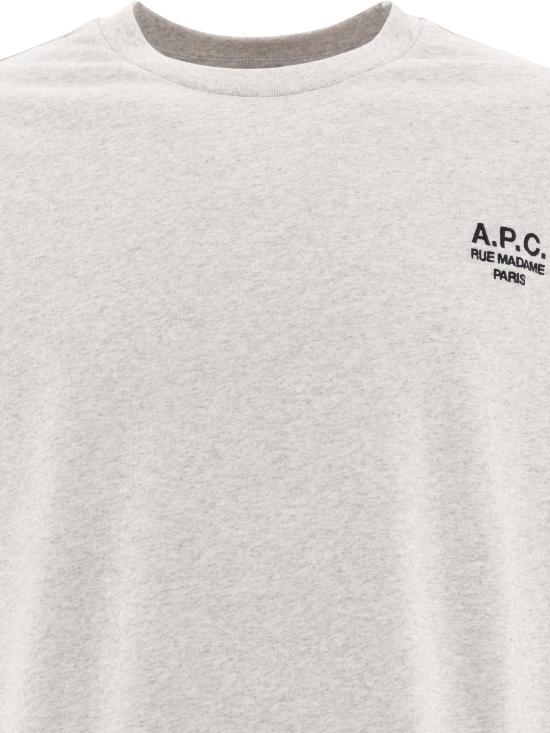 Short -sleeved t -shirt