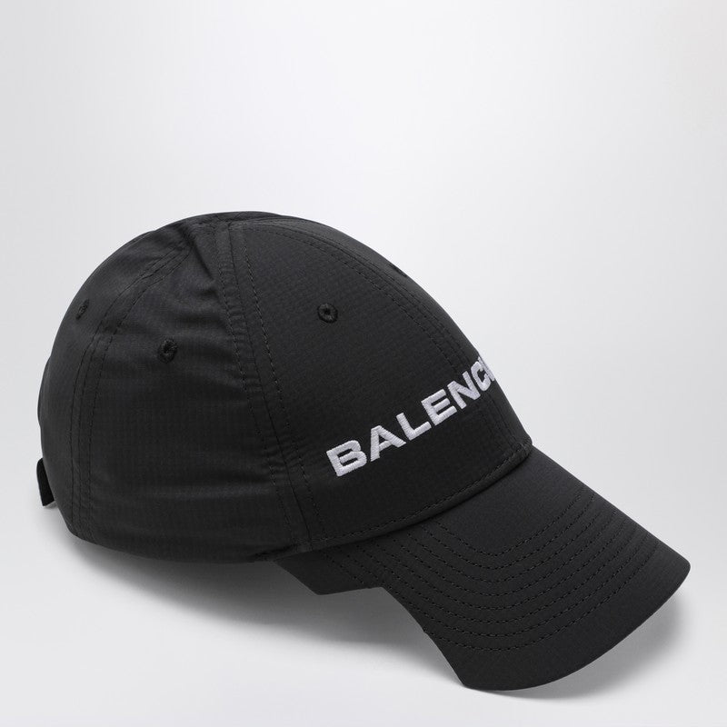 Black/white logo baseball cap