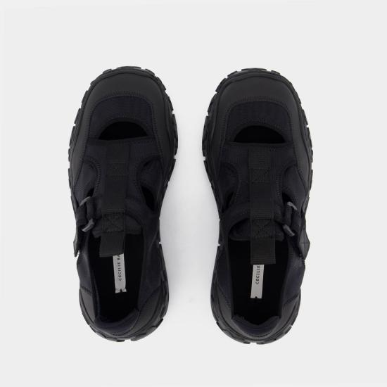Sandal