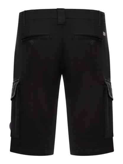 Short pants