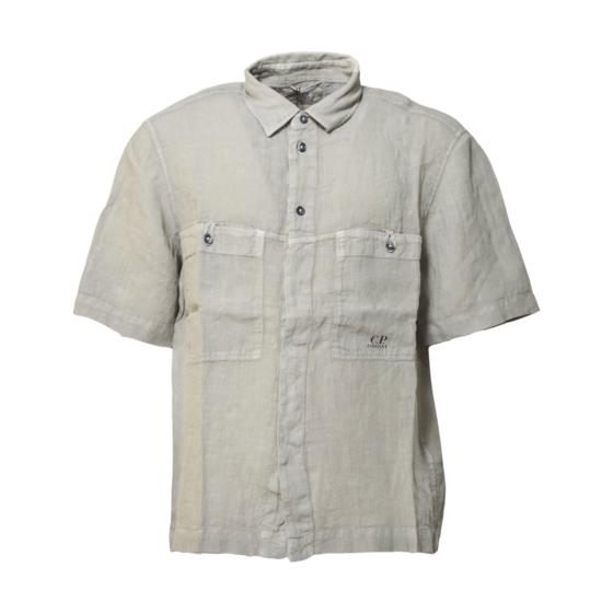 Short -sleeved shirt