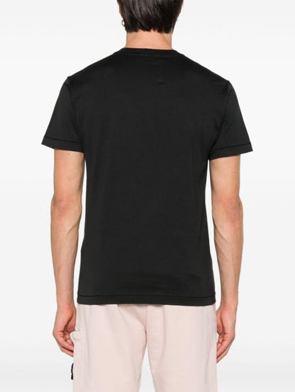 Short -sleeved t -shirt