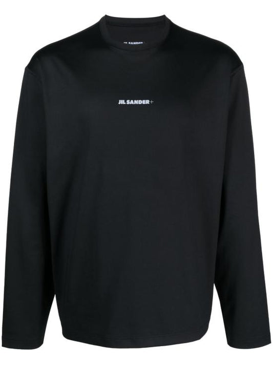 Long -sleeved t -shirt
