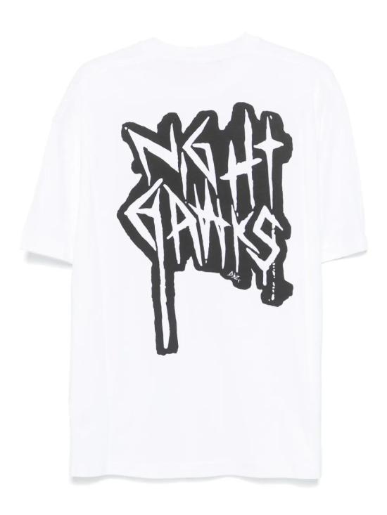 تي شيرت بأكمام قصيرة