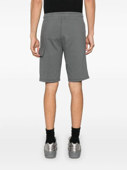 Short pants