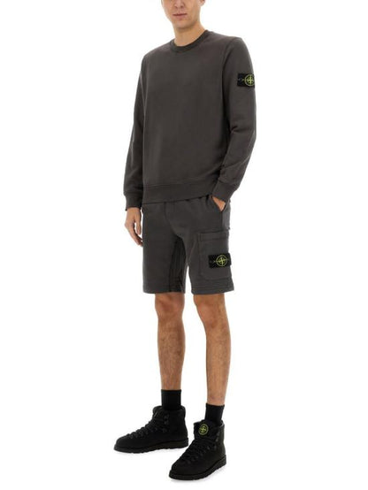 Long -sleeved t -shirt