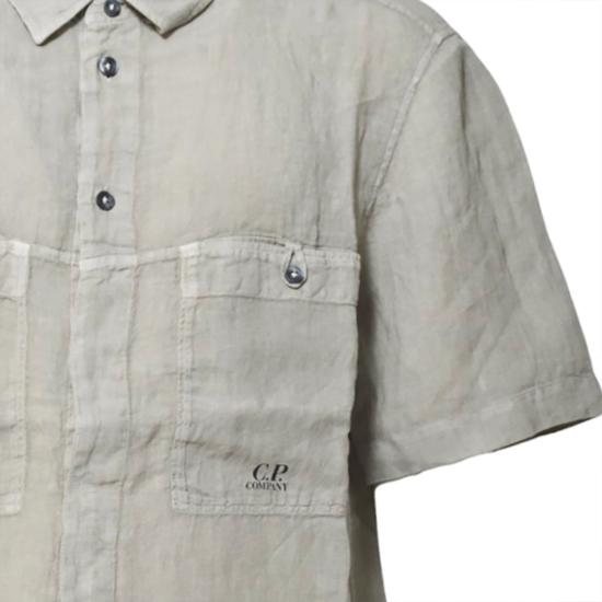 Short -sleeved shirt