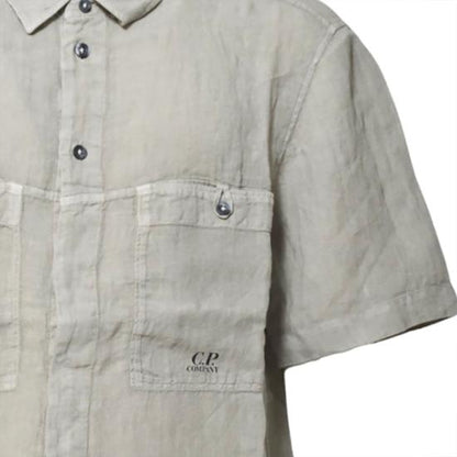 Short -sleeved shirt