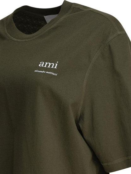 Short-sleeved t-shirt