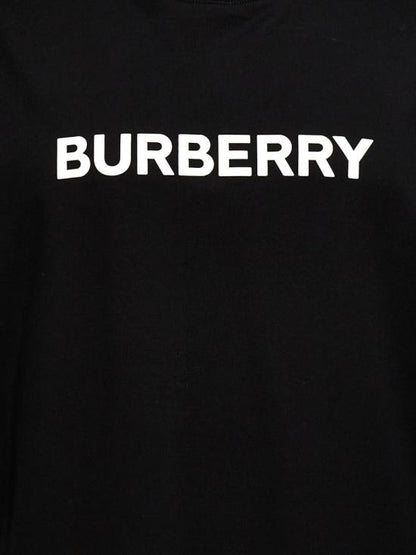 Short -sleeved t -shirt
