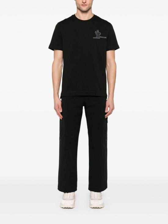 Short -sleeved t -shirt