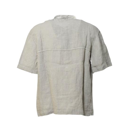 Short -sleeved shirt