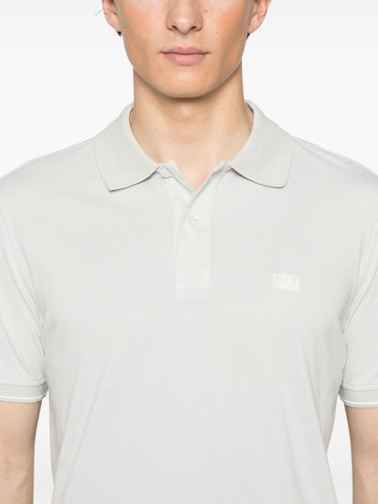 Short -sleeved t -shirt