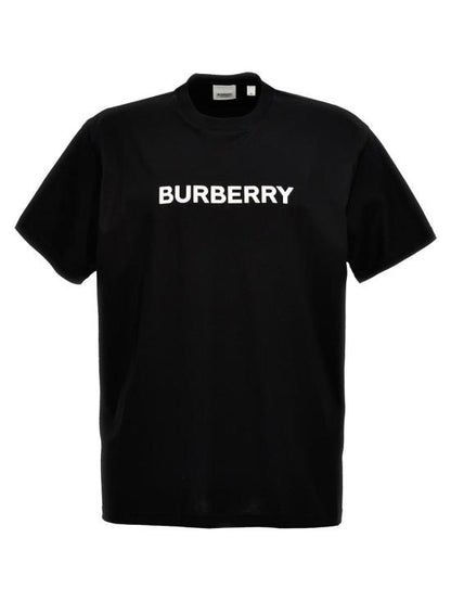 Short -sleeved t -shirt