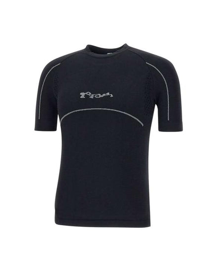 Short -sleeved t -shirt