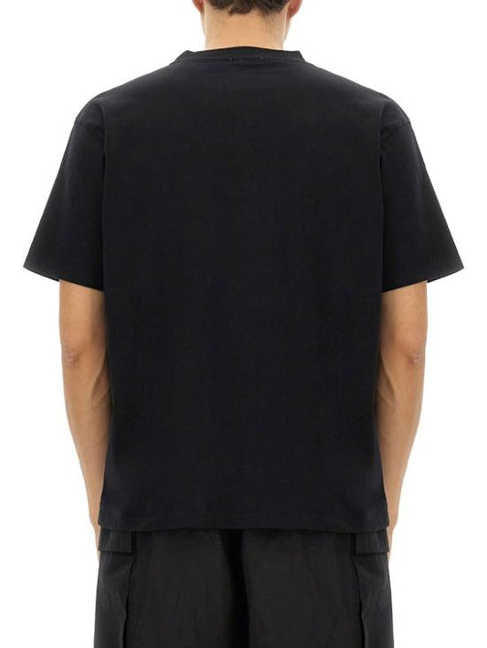 Short -sleeved t -shirt