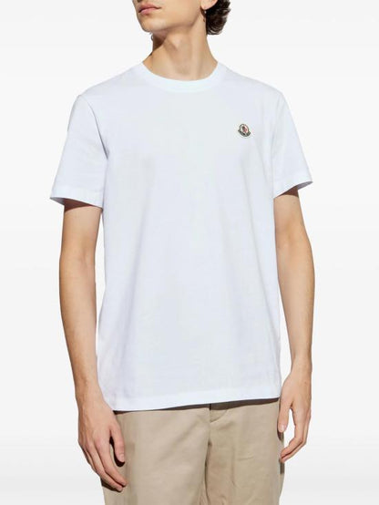 Short -sleeved t -shirt
