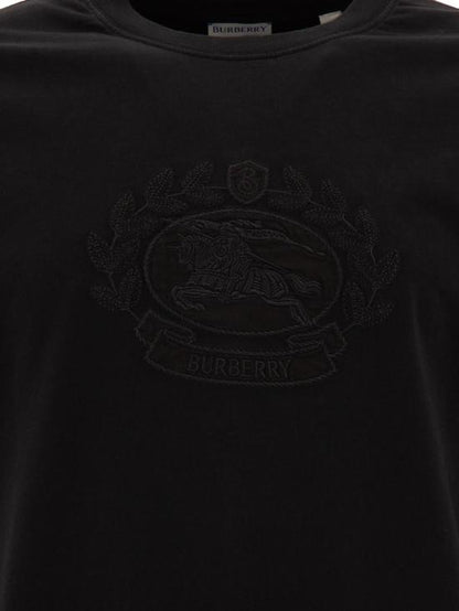 Short -sleeved t -shirt