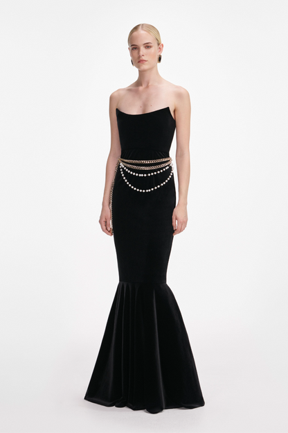 BLACK VELVET CHAIN BELT MAXI DRESS