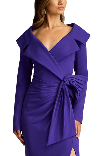 BOLEYN PORTRAIT COLLAR GOWN