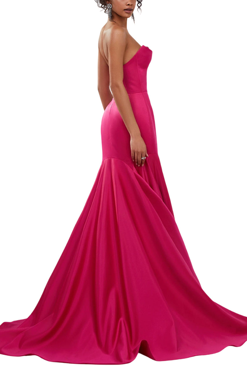 FITTED STRAPLESS GOWN